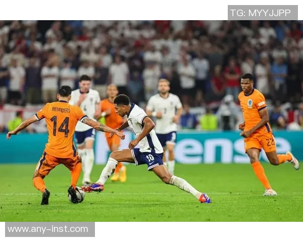 2000年欧洲杯决赛回顾：经典对决与历史瞬间的完美交织